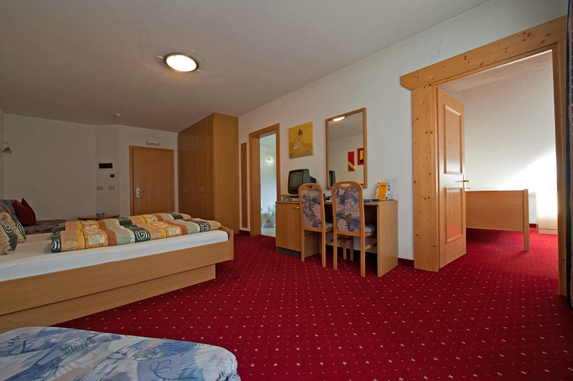 קדיפייטרה Hotel Sonja מראה חיצוני תמונה