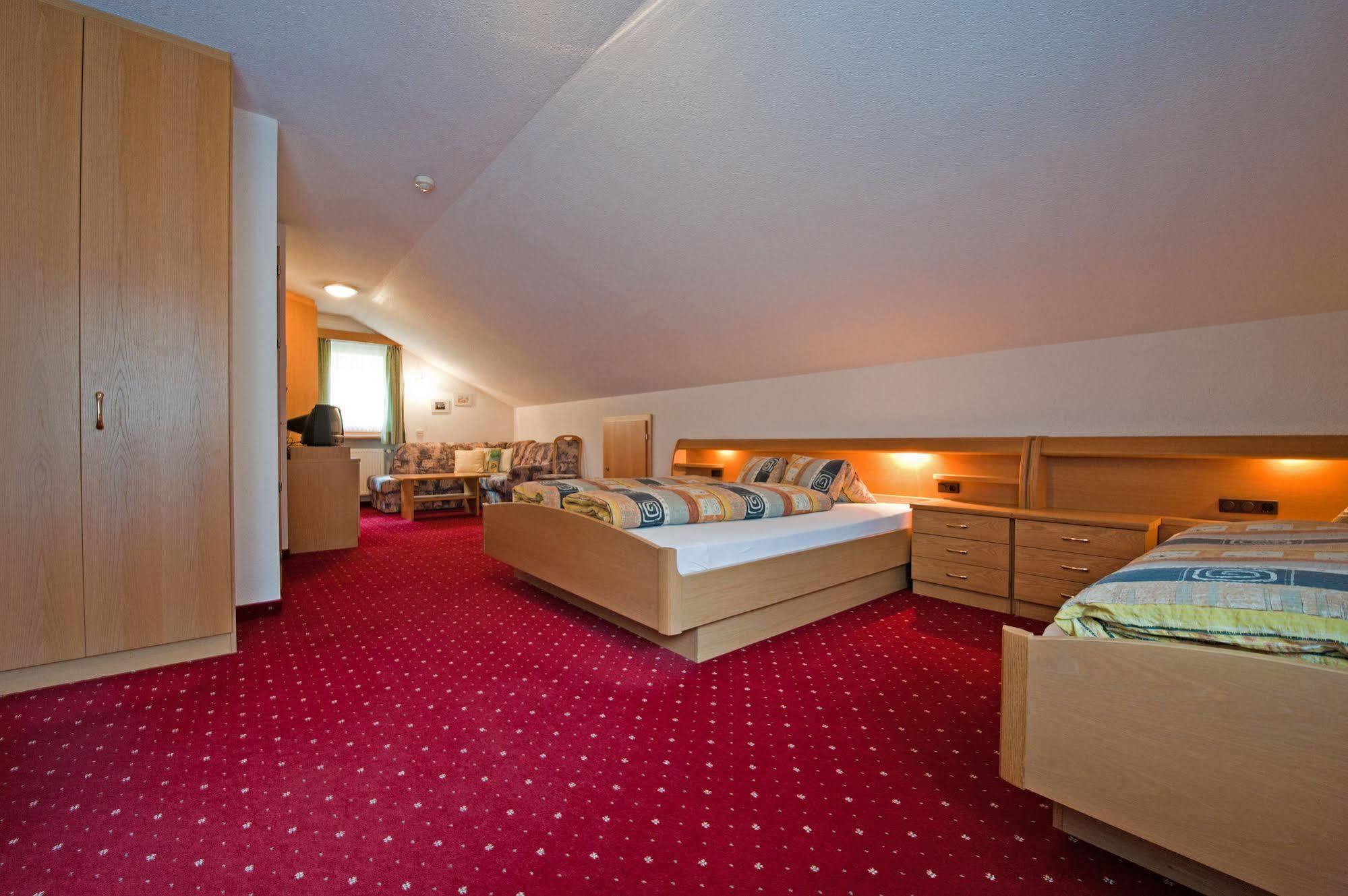 קדיפייטרה Hotel Sonja מראה חיצוני תמונה