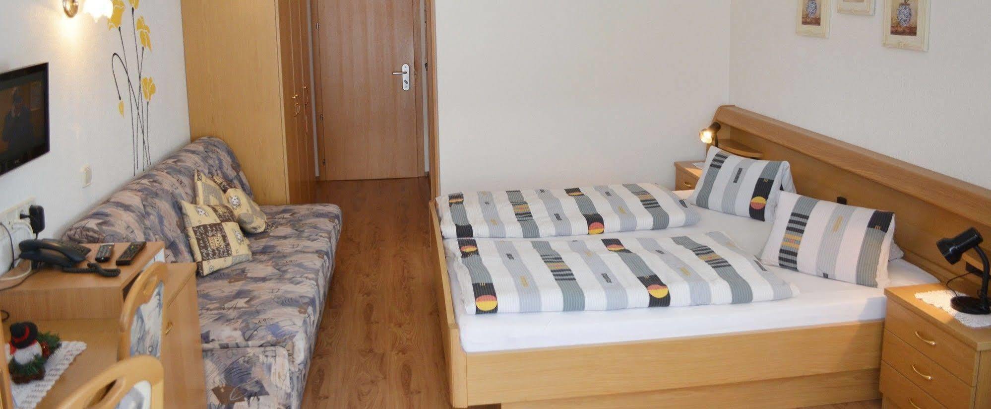 קדיפייטרה Hotel Sonja מראה חיצוני תמונה